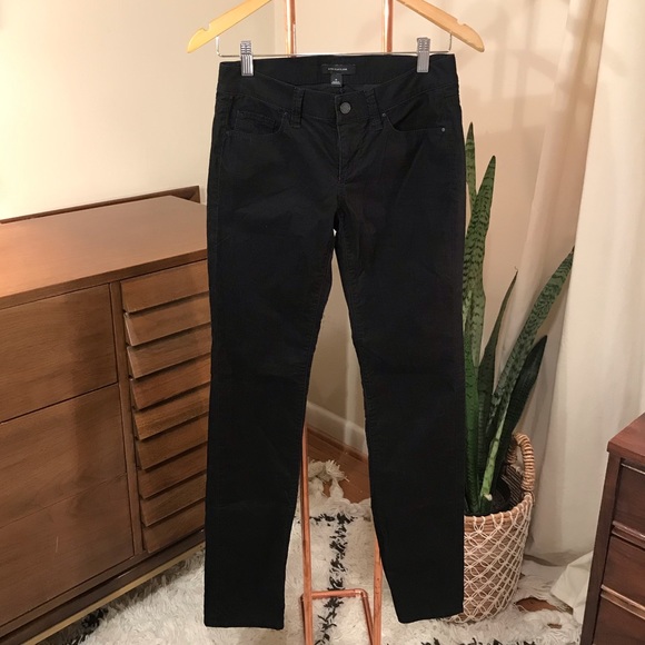 Ann Taylor Pants - EUC 💕 Ann Taylor Modern fit corduroy black pants